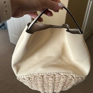 Vince Camuto Bucket bag in Beige with dust bag